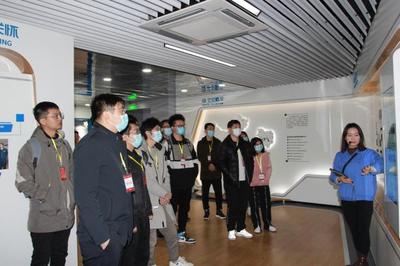 校企携手促发展，技术交流谱新篇——电子工程学院组织毕业班学生赴陕西凌云电器集团参观交流