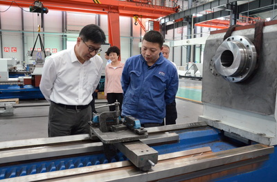 甘肃省委常委、副省长张锦刚调研星火机床公司，强调技术开发与创新驱动